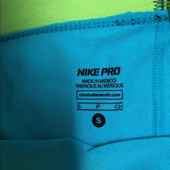 Nike Pro Crop Leggings - Picture 2 of 3